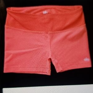 ALO Yoga Pink Bike Shorts Moisture-Wicking Performance